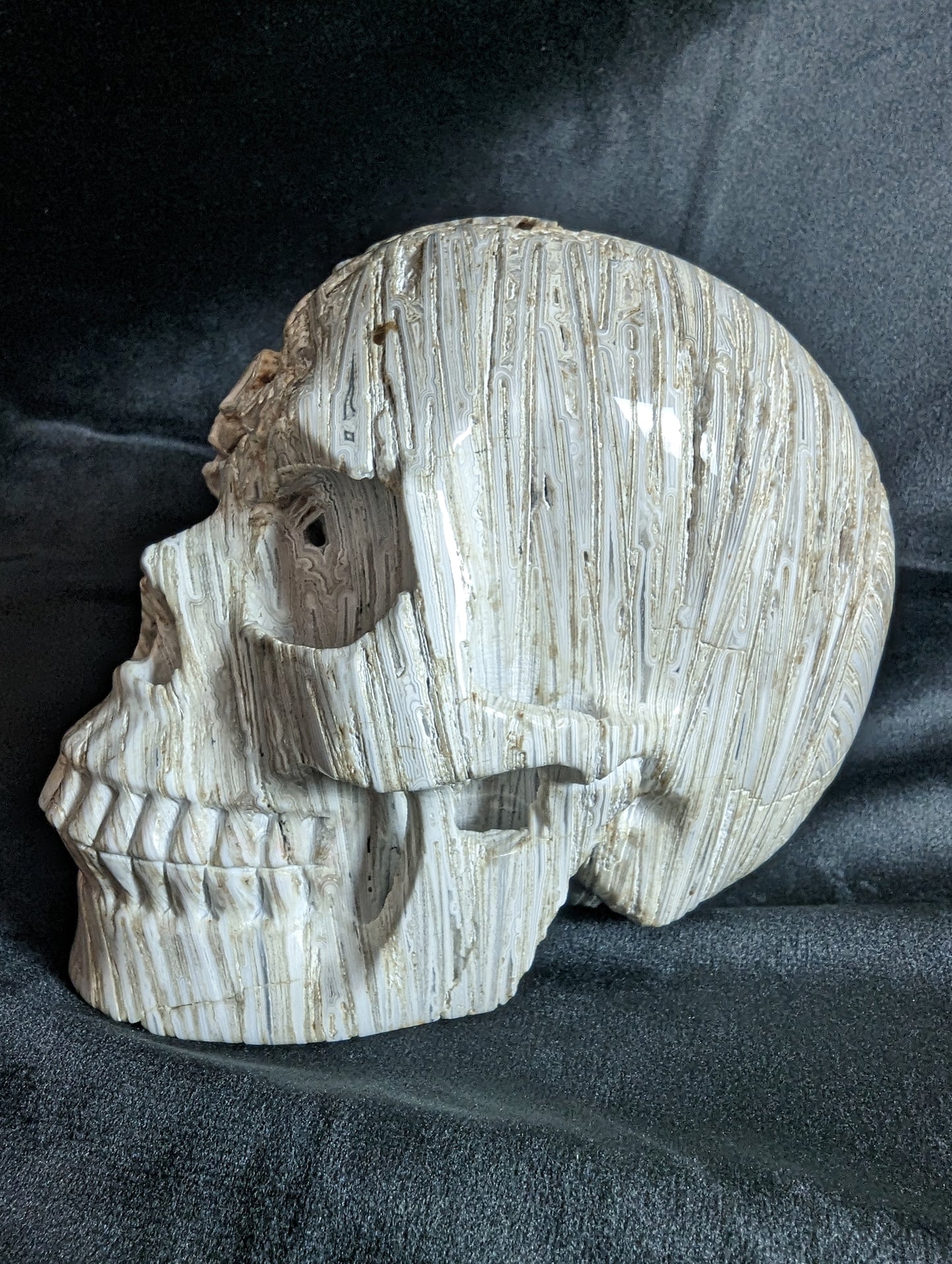 Lattice Agate Skull Carving